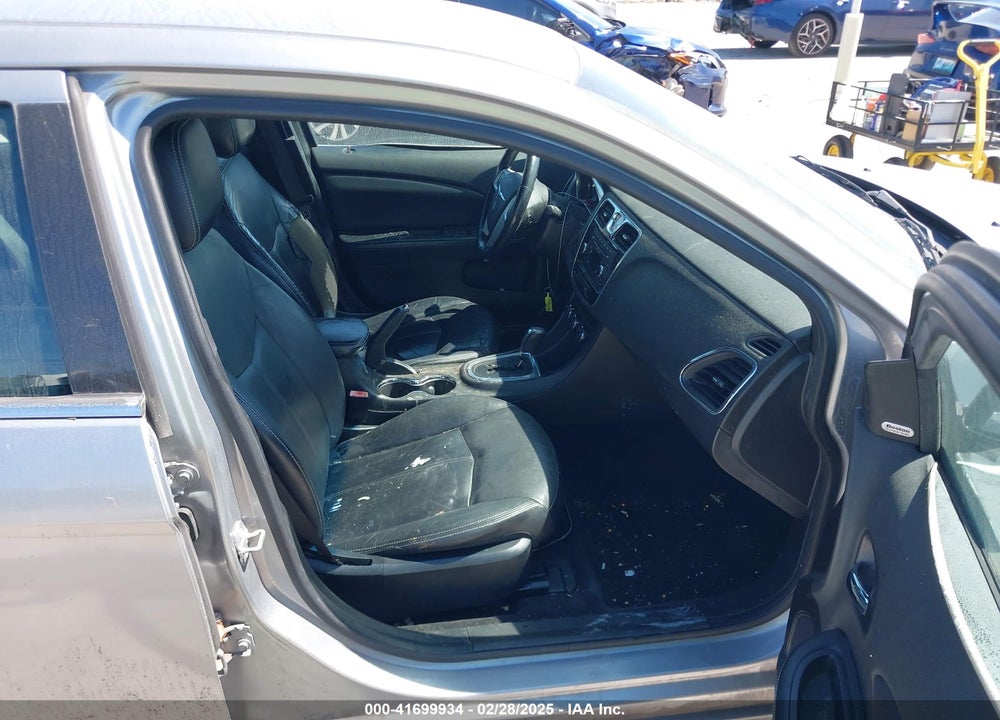 2014 CHRYSLER 200 VIN: 1C3CCBCG0EN172326