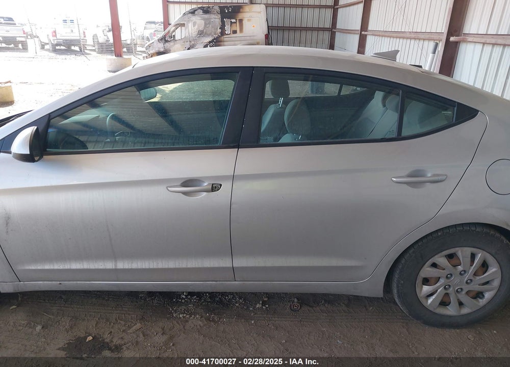 2017 HYUNDAI ELANTRA VIN: 5NPD74LF3HH166421