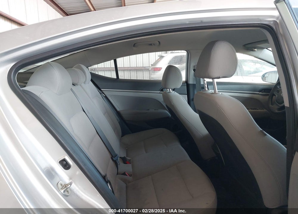 2017 HYUNDAI ELANTRA VIN: 5NPD74LF3HH166421