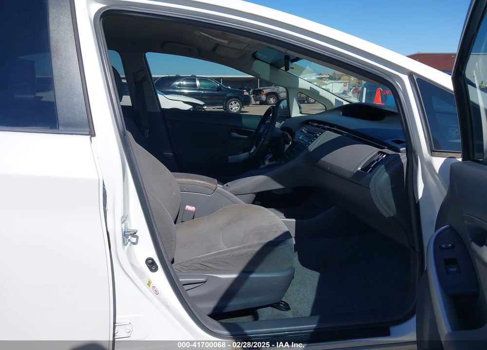 2011 TOYOTA PRIUS VIN: JTDKN3DU2B0280810