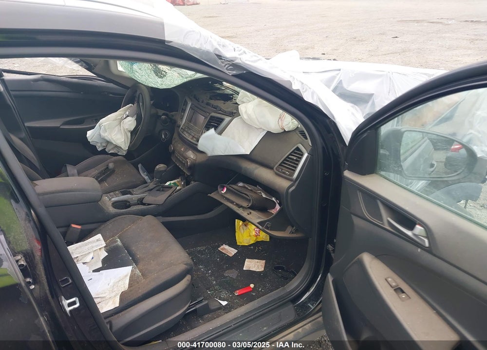 2017 HYUNDAI TUCSON VIN: KM8J3CA40HU263281