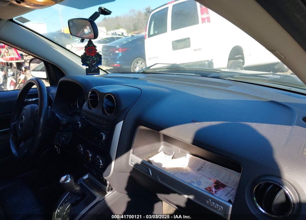 2014 JEEP COMPASS LATITUDE VIN: 1C4NJDEB1ED521622