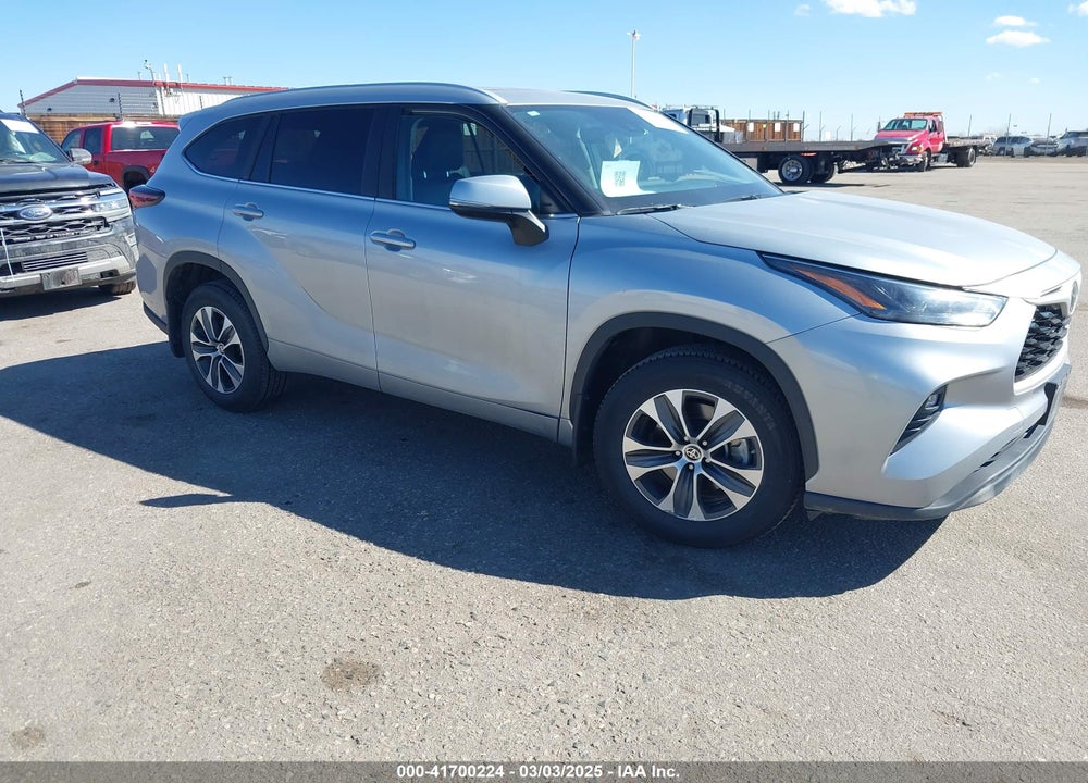 2024 TOYOTA HIGHLANDER XLE VIN: 5TDKDRBH6RS541908