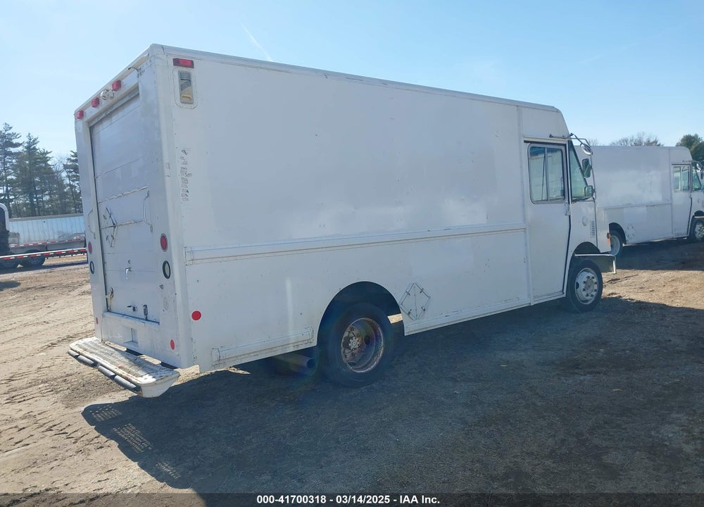 2006 FREIGHTLINER CHASSIS M LINE WALK-IN VAN VIN: 4UZAANBW86CW06598