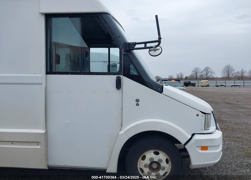 2013 ISUZU COMMERCIAL VAN VIN: JALB4T174D7W00297