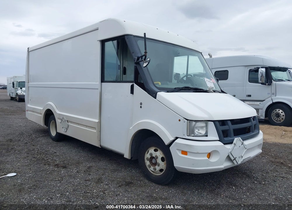 2013 ISUZU COMMERCIAL VAN VIN: JALB4T174D7W00297