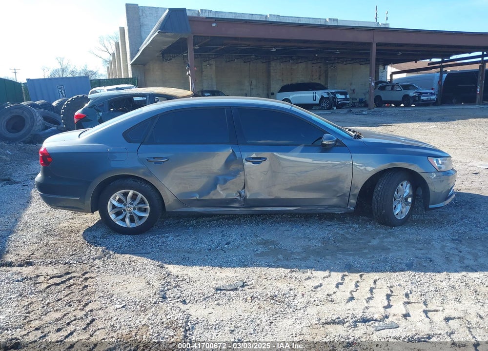 2018 VOLKSWAGEN PASSAT 2.0T R-LINE/2.0T S VIN: 1VWAA7A32JC023361
