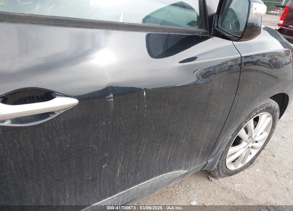 2011 HYUNDAI TUCSON LIMITED VIN: KM8JU3AC8BU231982