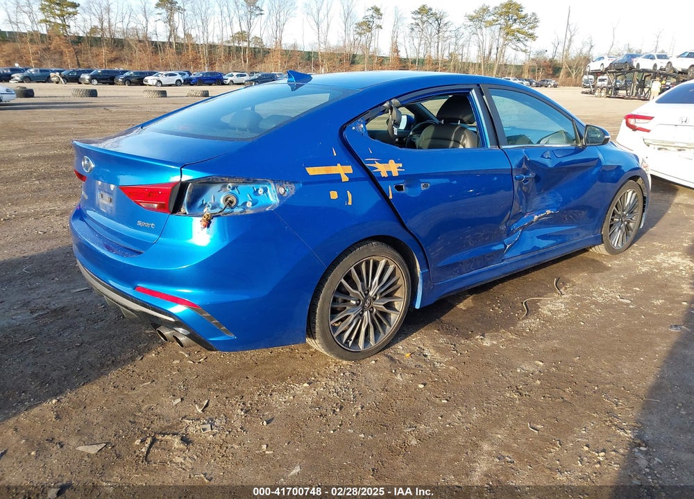 2017 HYUNDAI ELANTRA VIN: KMHD04LB9HU358493
