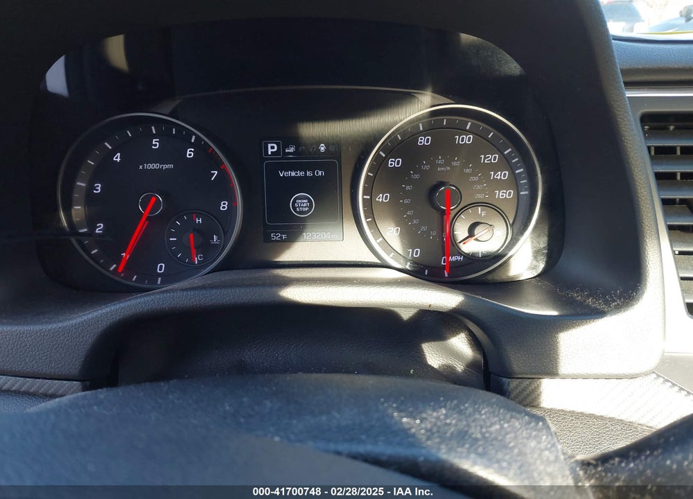 2017 HYUNDAI ELANTRA VIN: KMHD04LB9HU358493