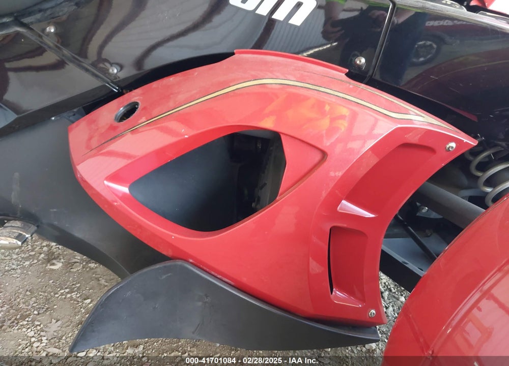 2009 CAN-AM SPYDER ROADSTER VIN: 2BXJAWA169V000199