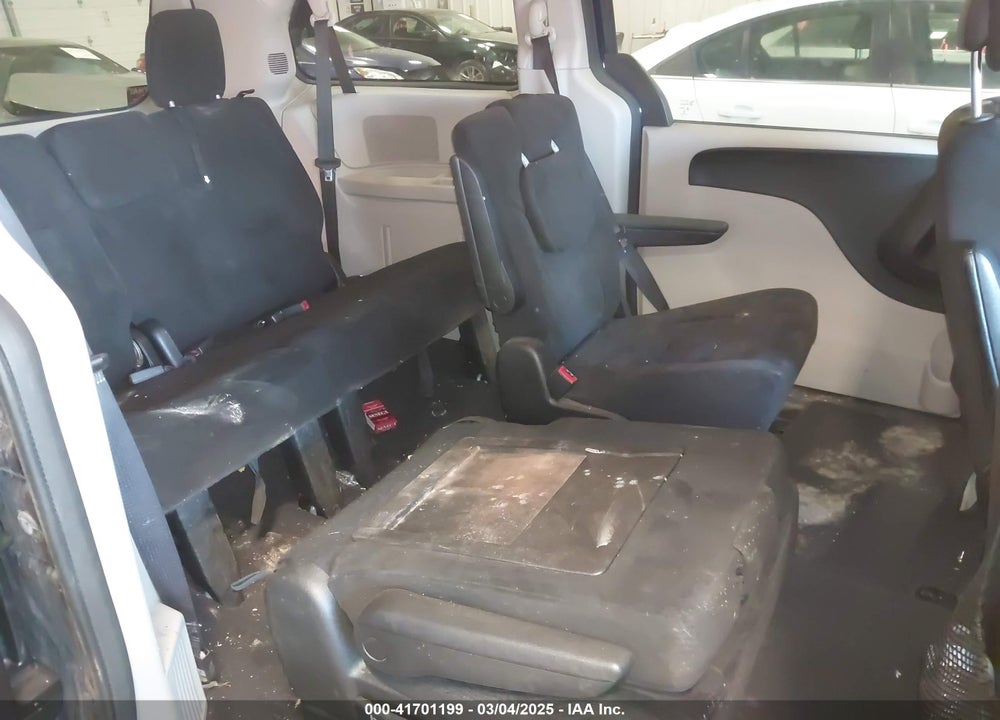 2013 DODGE GRAND CARAVAN VIN: 2C4RDGBG6DR601455