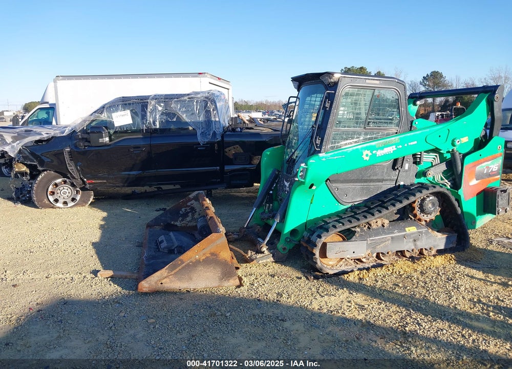 2023 BOBCAT T76 SKID STEER VIN: B4CE28114