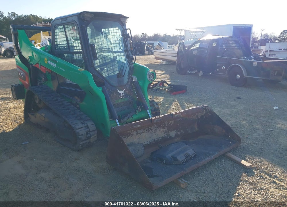 2023 BOBCAT T76 SKID STEER VIN: B4CE28114