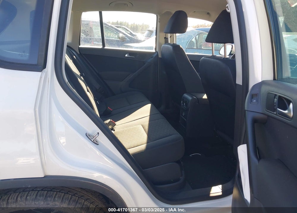 2012 VOLKSWAGEN TIGUAN VIN: WVGBV7AX8CW598785