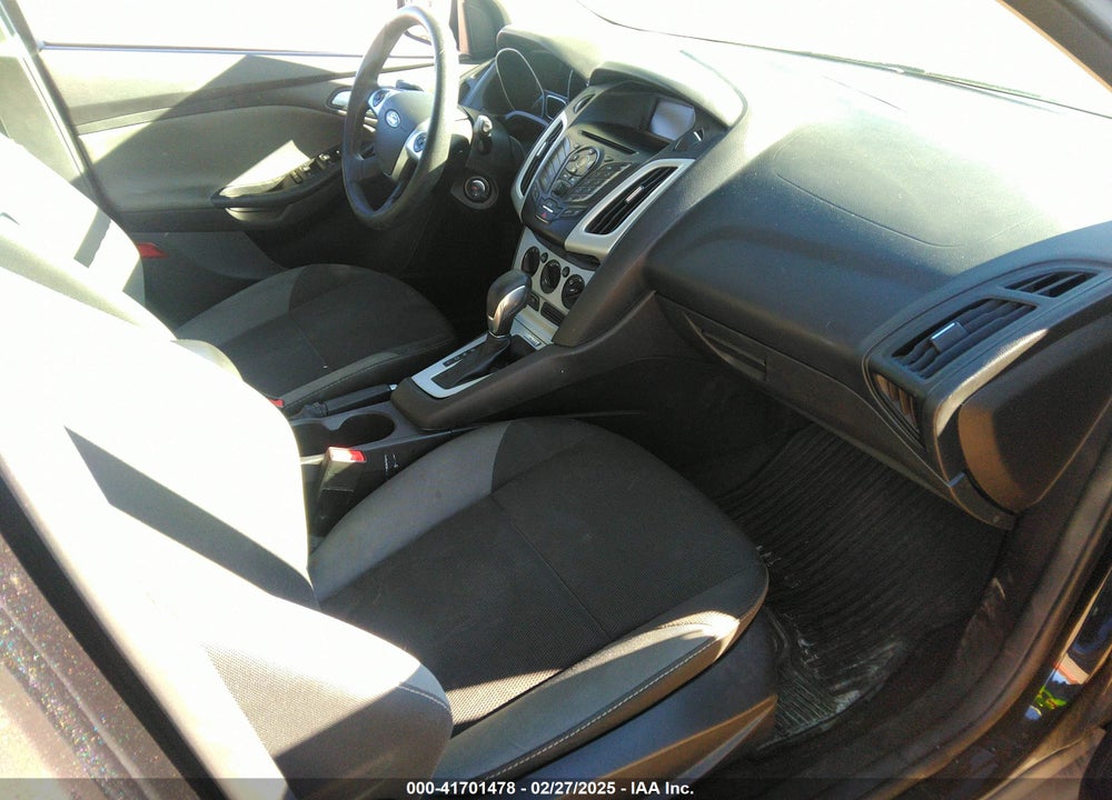 2014 FORD FOCUS SE VIN: 1FADP3K27EL169019