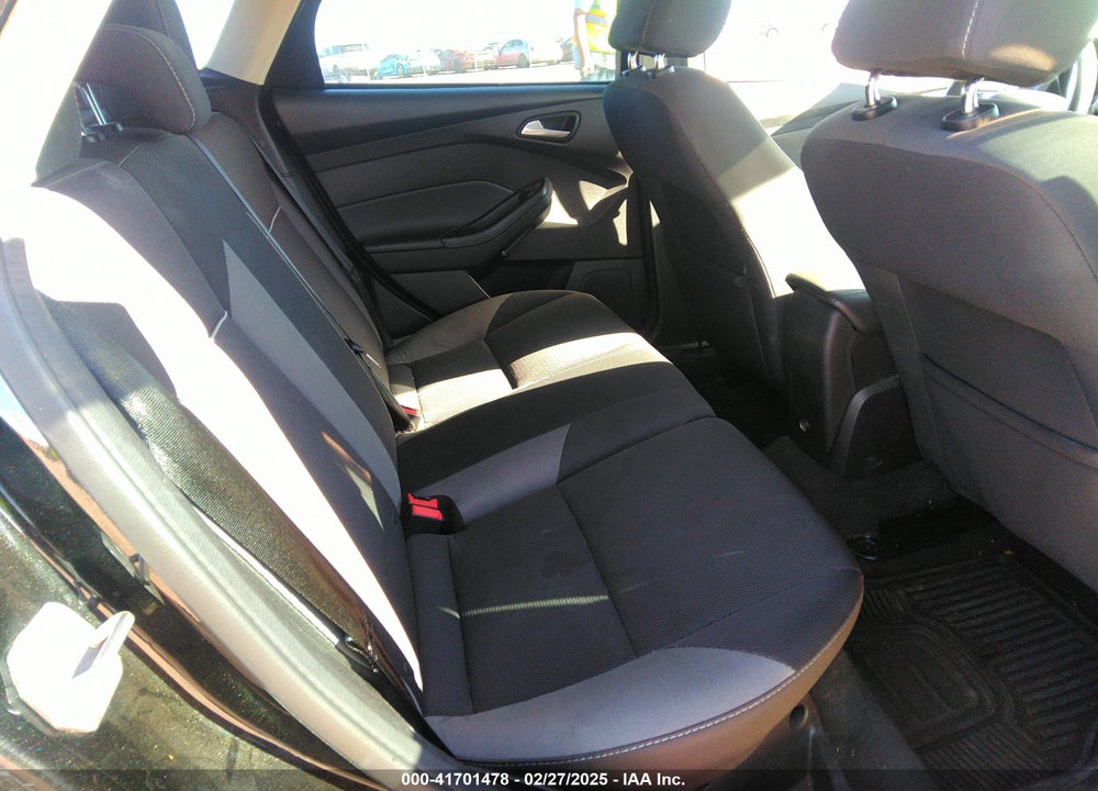 2014 FORD FOCUS SE VIN: 1FADP3K27EL169019