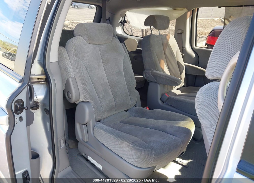 2006 KIA SEDONA VIN: KNDMB233166095431