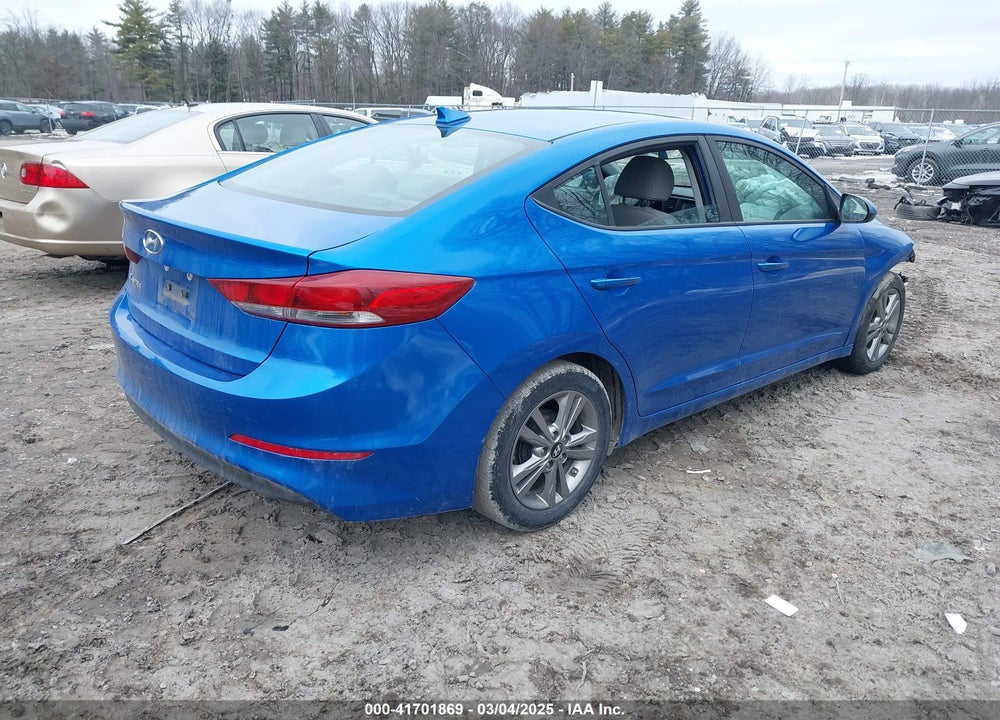 2017 HYUNDAI ELANTRA VIN: KMHD84LF3HU405917