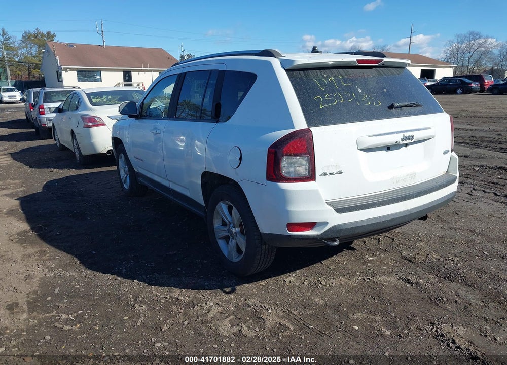 2014 JEEP COMPASS LATITUDE VIN: 1C4NJDEB4ED886554