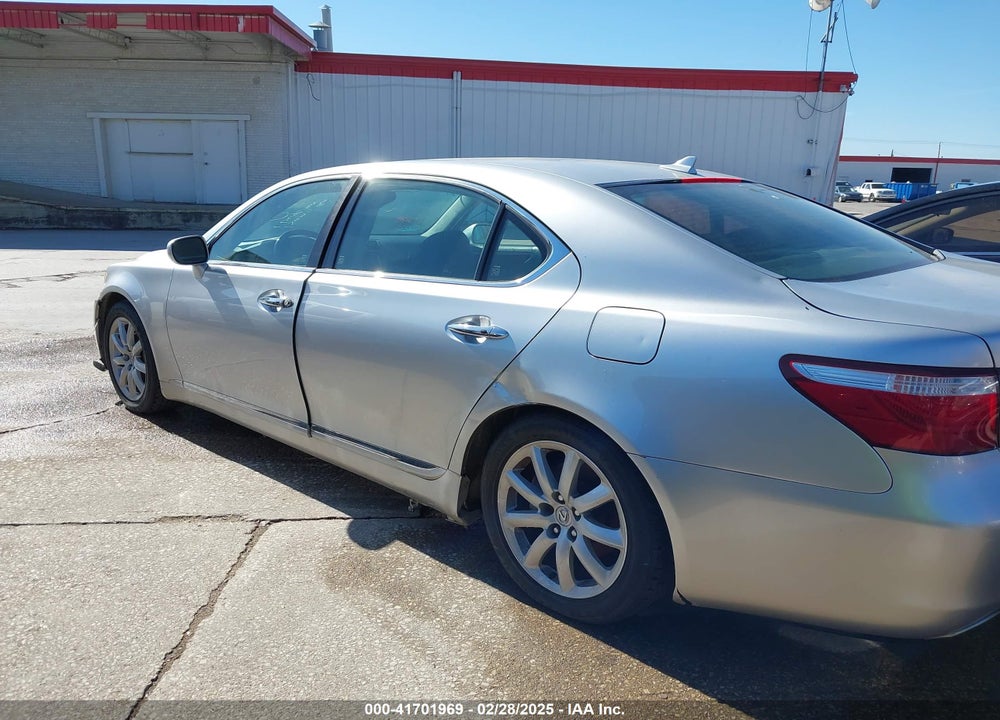 2007 LEXUS LS 460 L VIN: JTHGL46F175006006