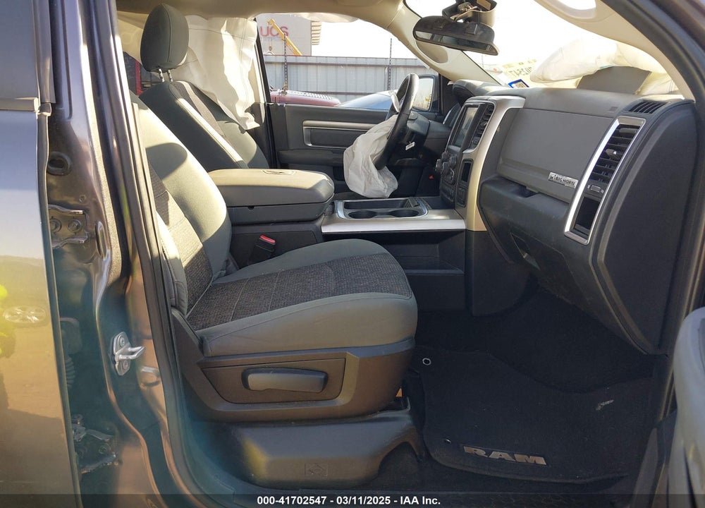 2016 RAM 1500 VIN: 1C6RR7LT1GS330098