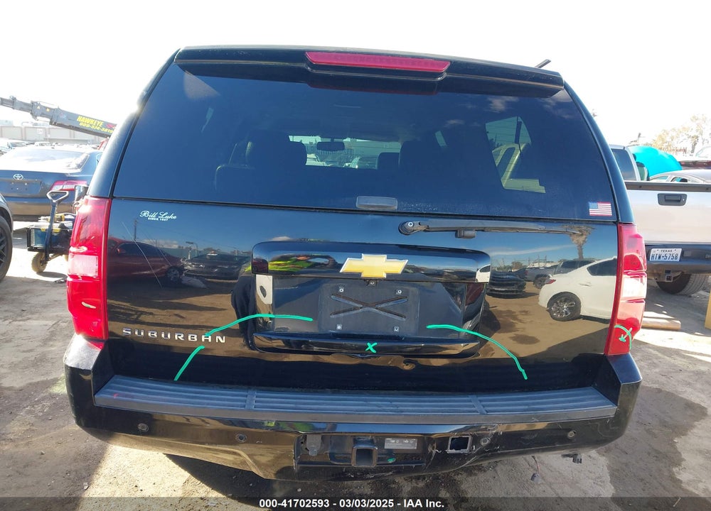 2014 CHEVROLET SUBURBAN 1500 VIN: 1GNSCJE08ER240230
