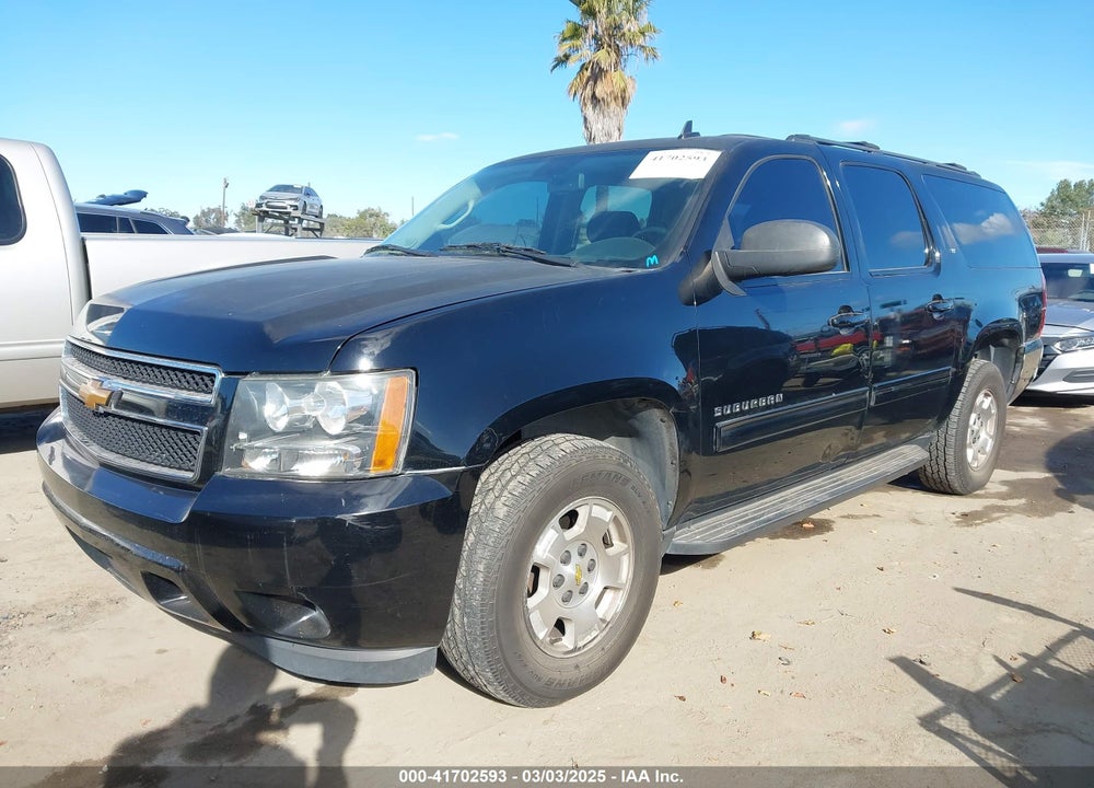 2014 CHEVROLET SUBURBAN 1500 VIN: 1GNSCJE08ER240230