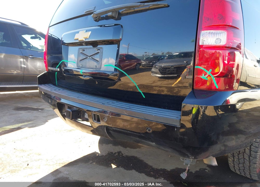 2014 CHEVROLET SUBURBAN 1500 VIN: 1GNSCJE08ER240230