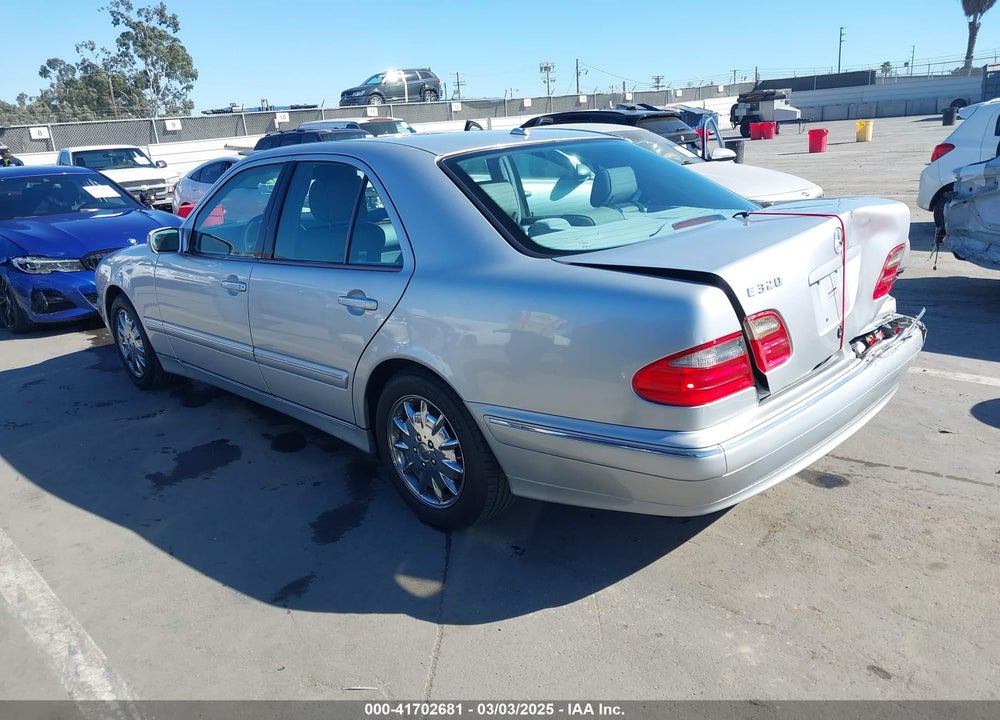 2000 MERCEDES-BENZ E 320 VIN: WDBJF65J9YB032354