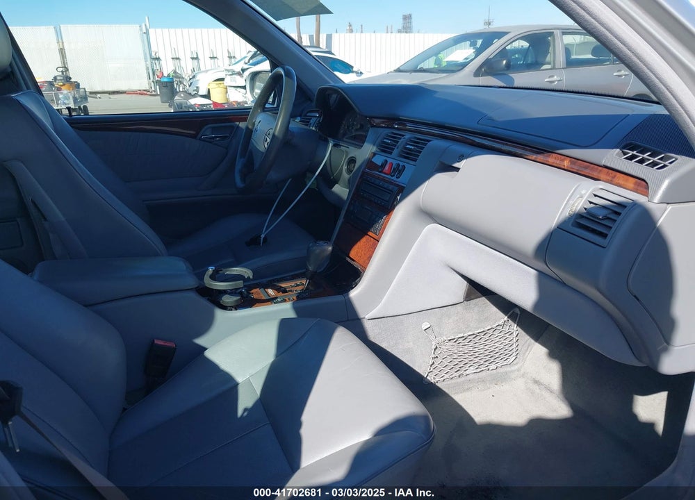2000 MERCEDES-BENZ E 320 VIN: WDBJF65J9YB032354