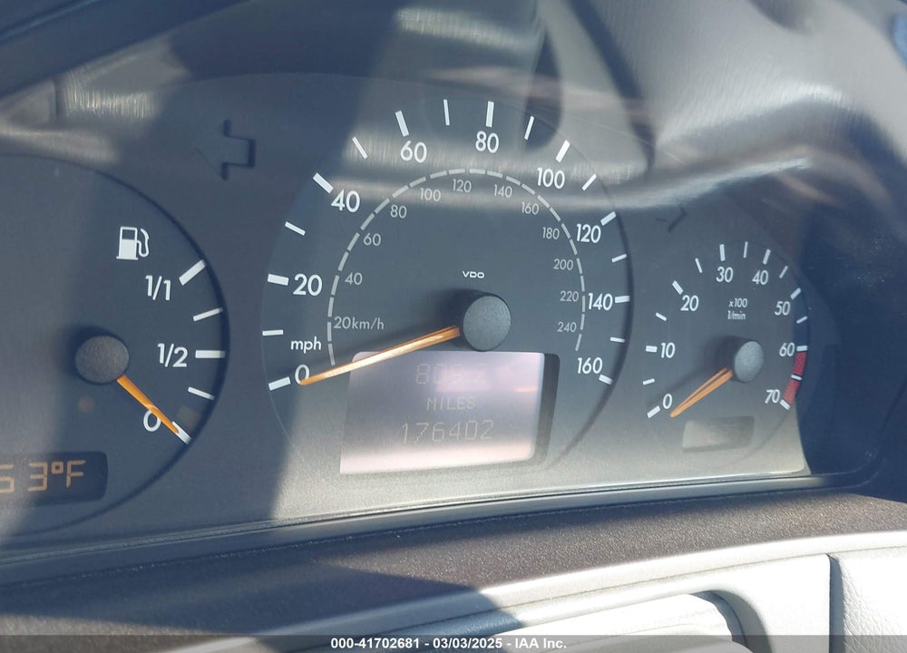 2000 MERCEDES-BENZ E 320 VIN: WDBJF65J9YB032354