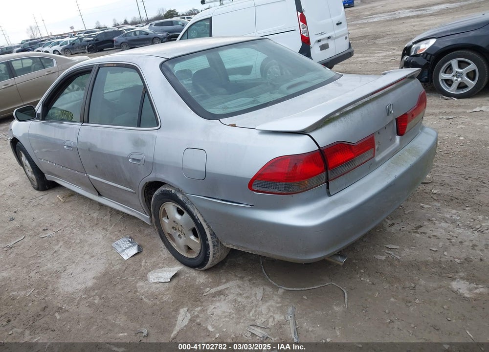 2001 HONDA ACCORD 3.0 EX VIN: 1HGCG165X1A022313