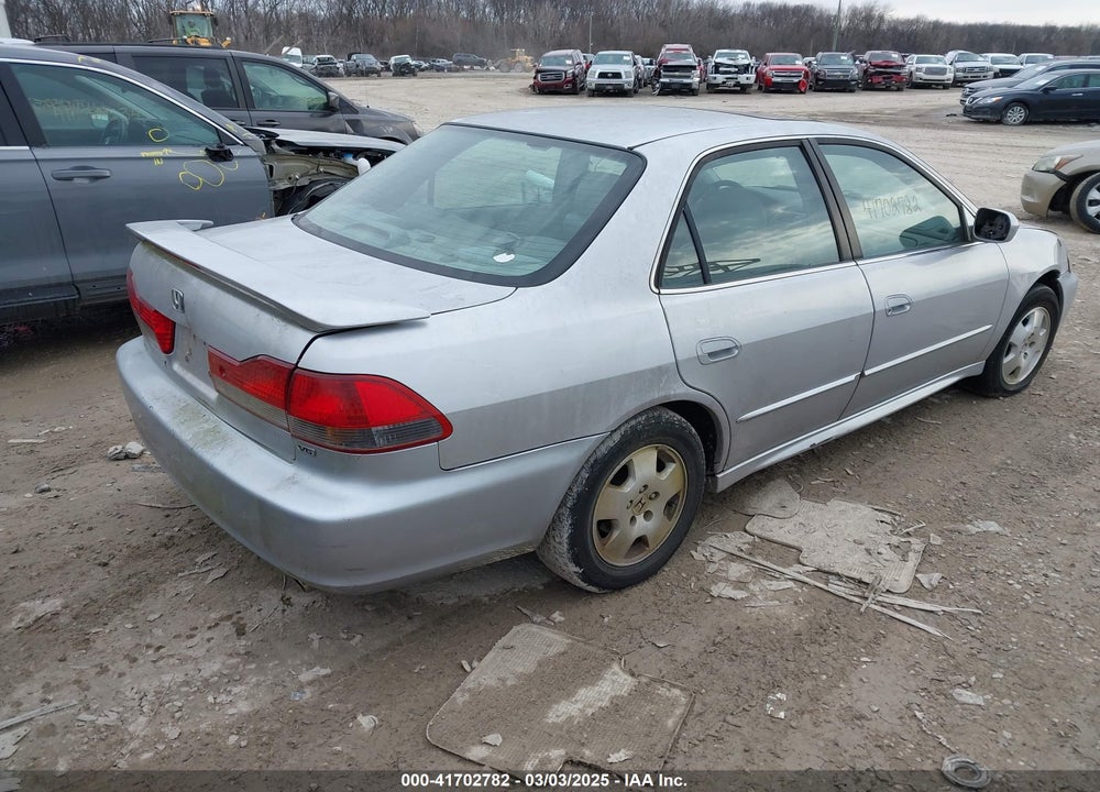 2001 HONDA ACCORD 3.0 EX VIN: 1HGCG165X1A022313