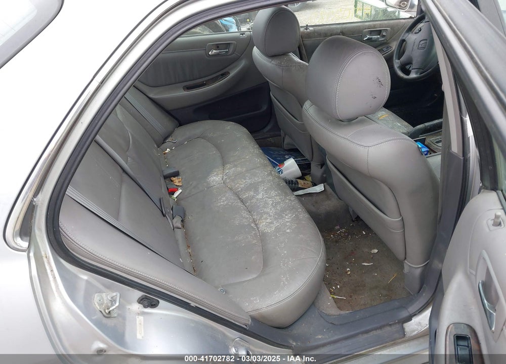 2001 HONDA ACCORD 3.0 EX VIN: 1HGCG165X1A022313