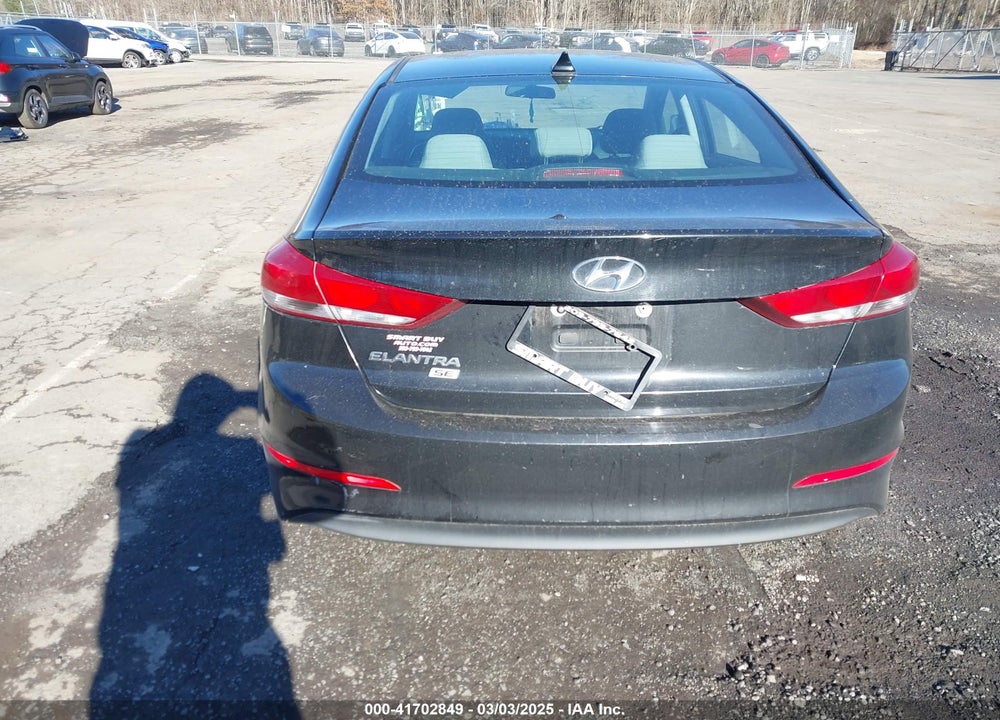 2017 HYUNDAI ELANTRA VIN: 5NPD74LF5HH171393