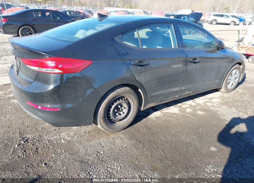 2017 HYUNDAI ELANTRA VIN: 5NPD74LF5HH171393