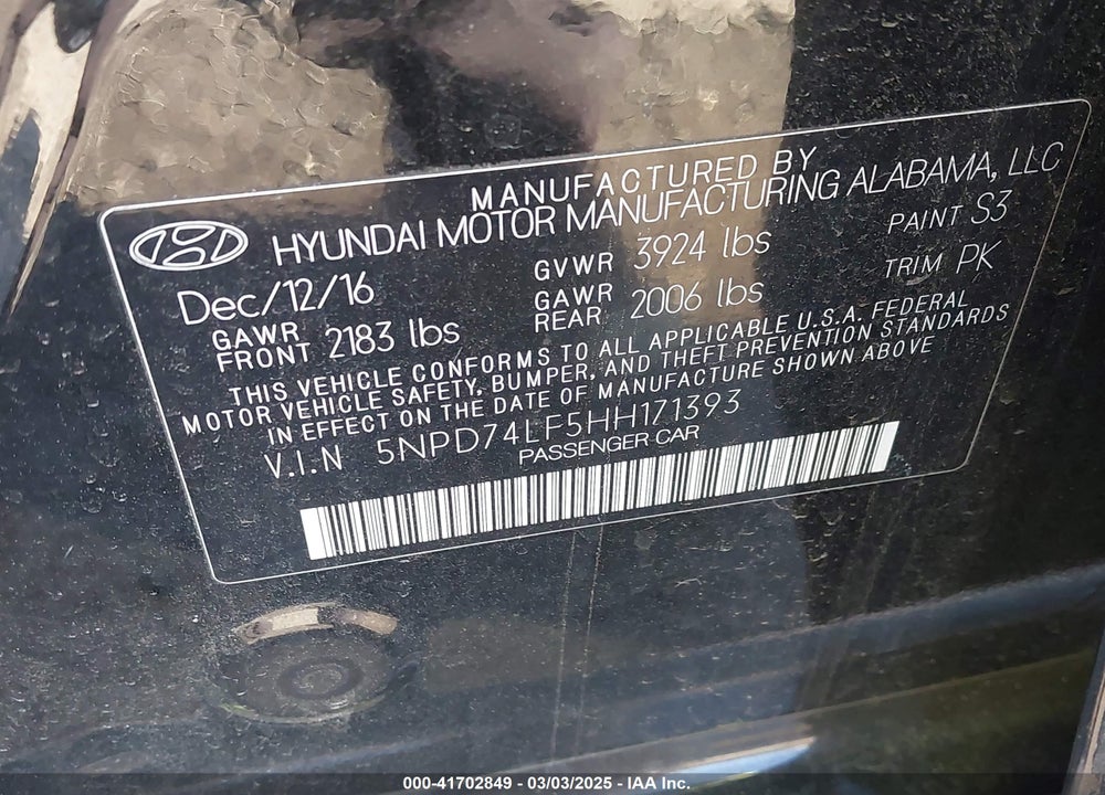 2017 HYUNDAI ELANTRA VIN: 5NPD74LF5HH171393