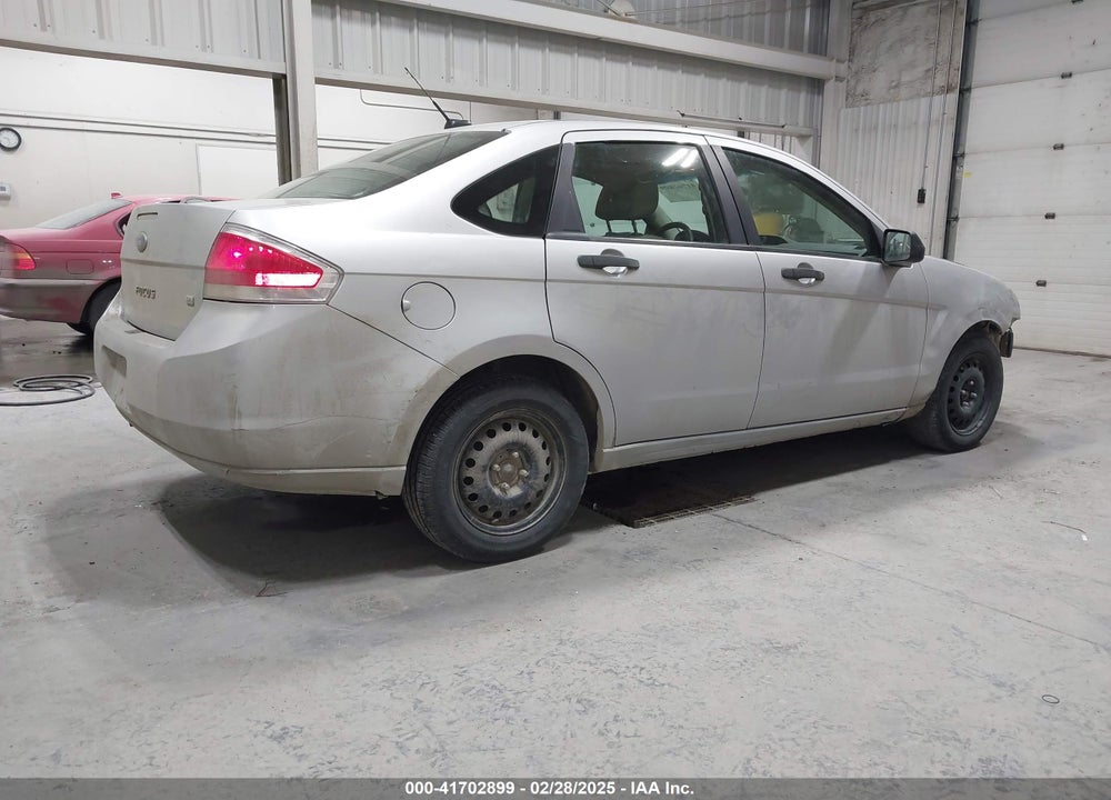 2010 FORD FOCUS SE VIN: 1FAHP3FN8AW225211