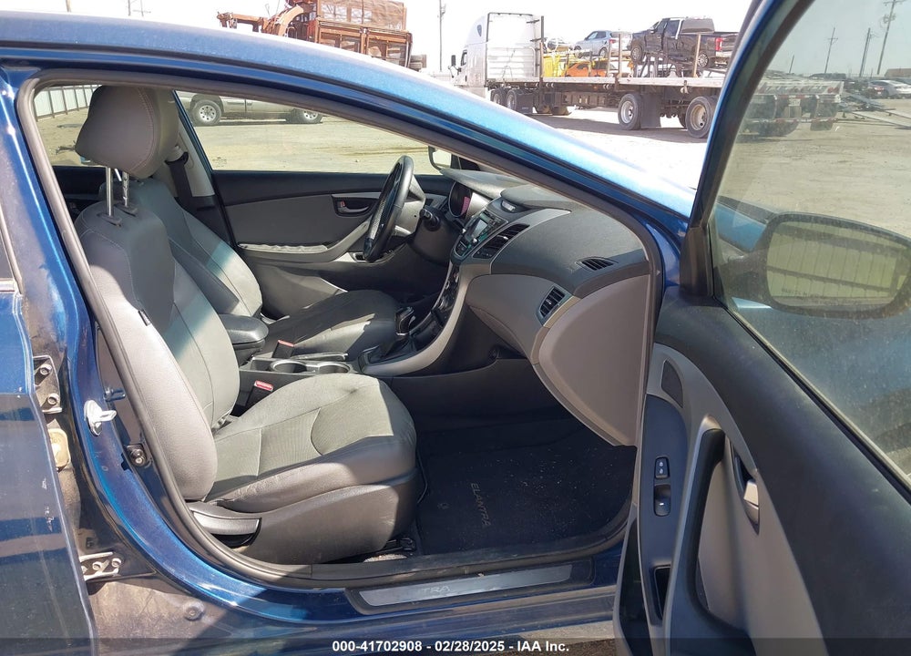 2014 HYUNDAI ELANTRA VIN: KMHDH4AH9EU072476