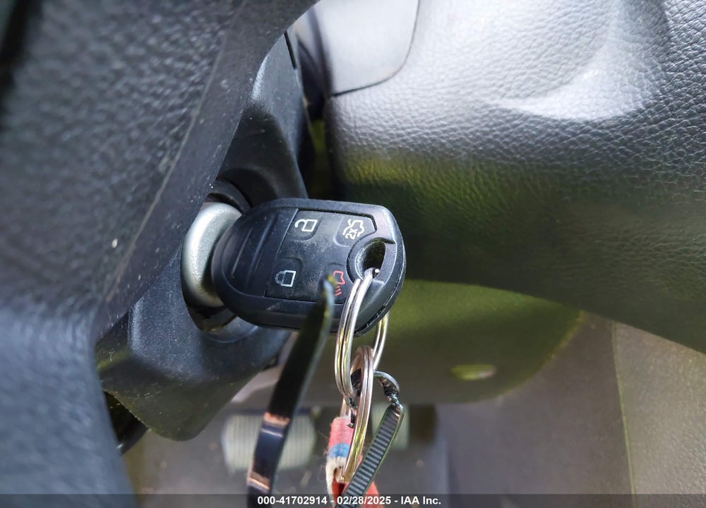 2014 FORD FOCUS VIN: 1FADP3K29EL392761