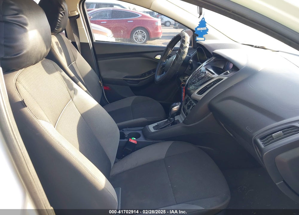 2014 FORD FOCUS VIN: 1FADP3K29EL392761