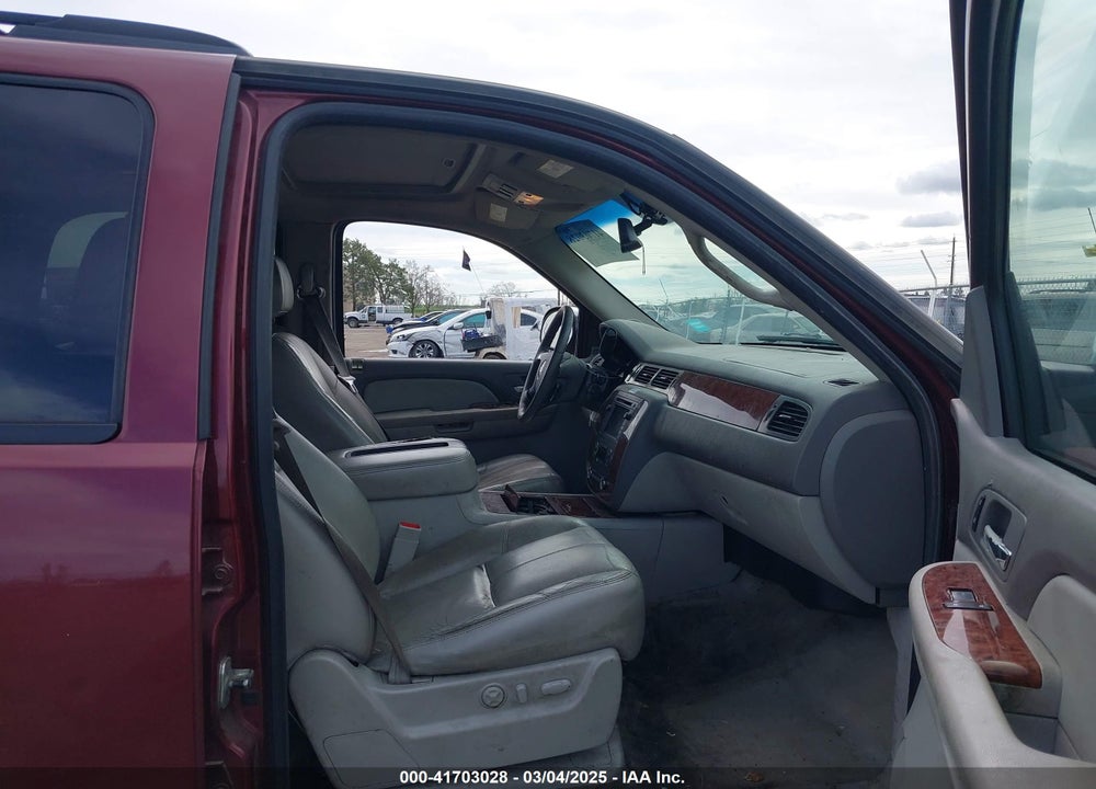 2008 CHEVROLET TAHOE LTZ VIN: 1GNFK13028J110762