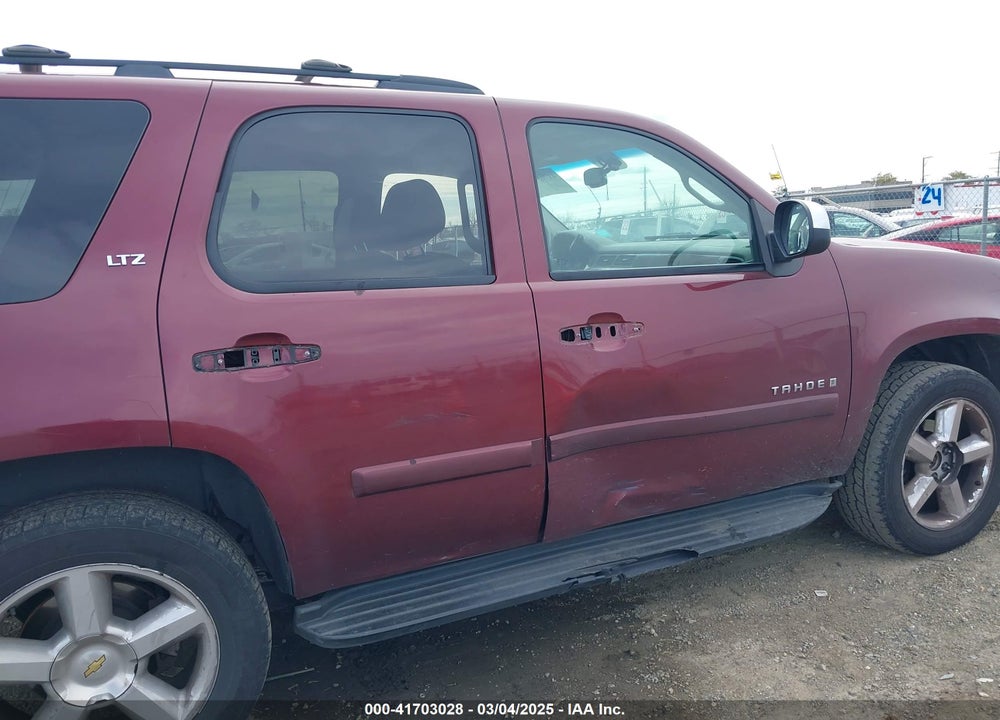 2008 CHEVROLET TAHOE LTZ VIN: 1GNFK13028J110762