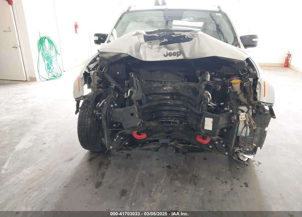 2016 JEEP RENEGADE VIN: ZACCJBCT4GPD15688