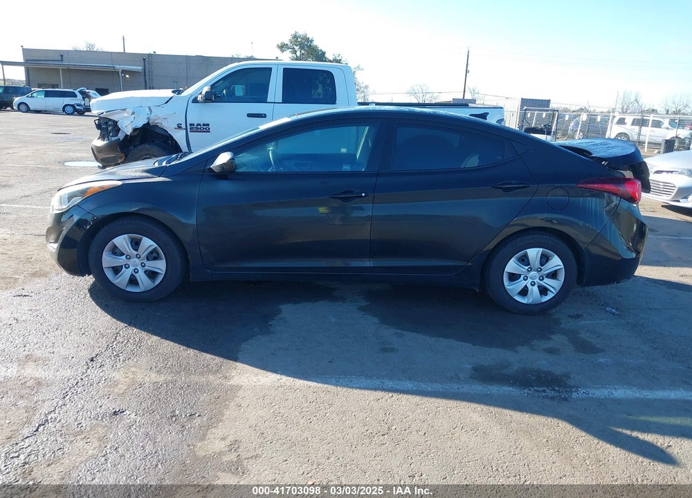 2016 HYUNDAI ELANTRA VIN: 5NPDH4AEXGH750823