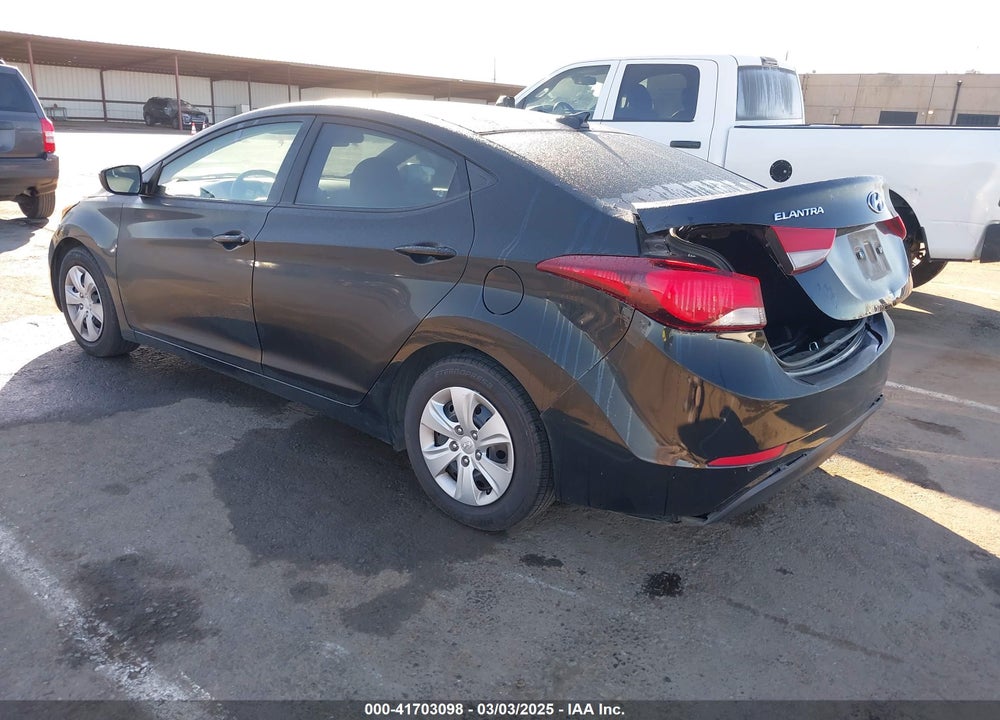 2016 HYUNDAI ELANTRA VIN: 5NPDH4AEXGH750823
