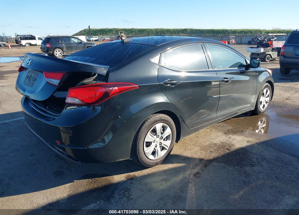 2016 HYUNDAI ELANTRA VIN: 5NPDH4AEXGH750823