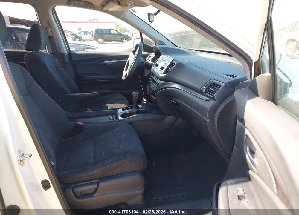 2017 HONDA PILOT LX VIN: 5FNYF6H19HB065329