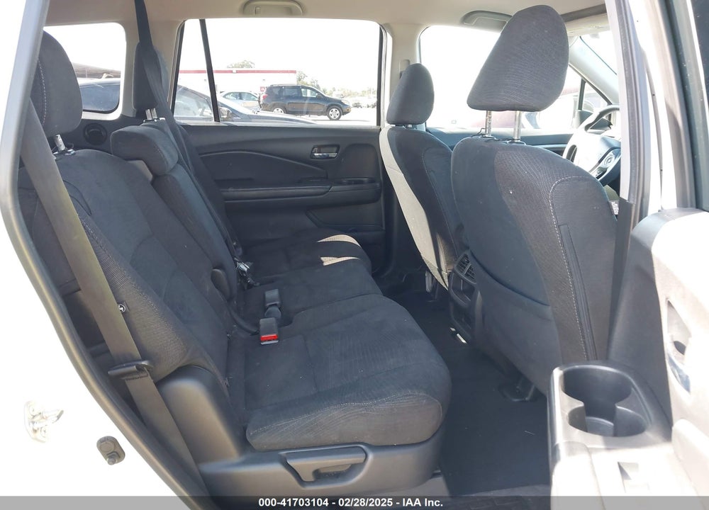 2017 HONDA PILOT LX VIN: 5FNYF6H19HB065329